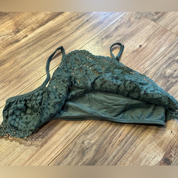 Victoria’s Secret flowy Bralette - Picture 2 of 4